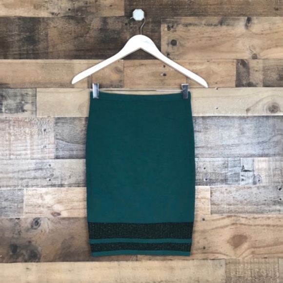 Guess Dresses & Skirts - NWT Guess Emerald green bodycon pencil skirt S